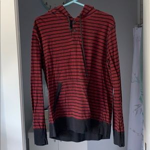 Men’s American Eagle thin burgundy hoodie-large